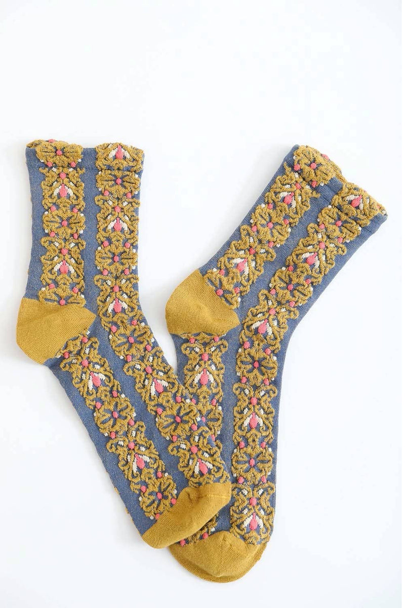 Fall & Winter - Embroidered Flower Pattern Socks