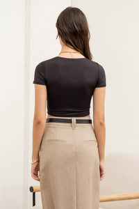 Reversible Round Neck Short Sleeve Crop Top – Versatile Style in Black & Deep Taupe