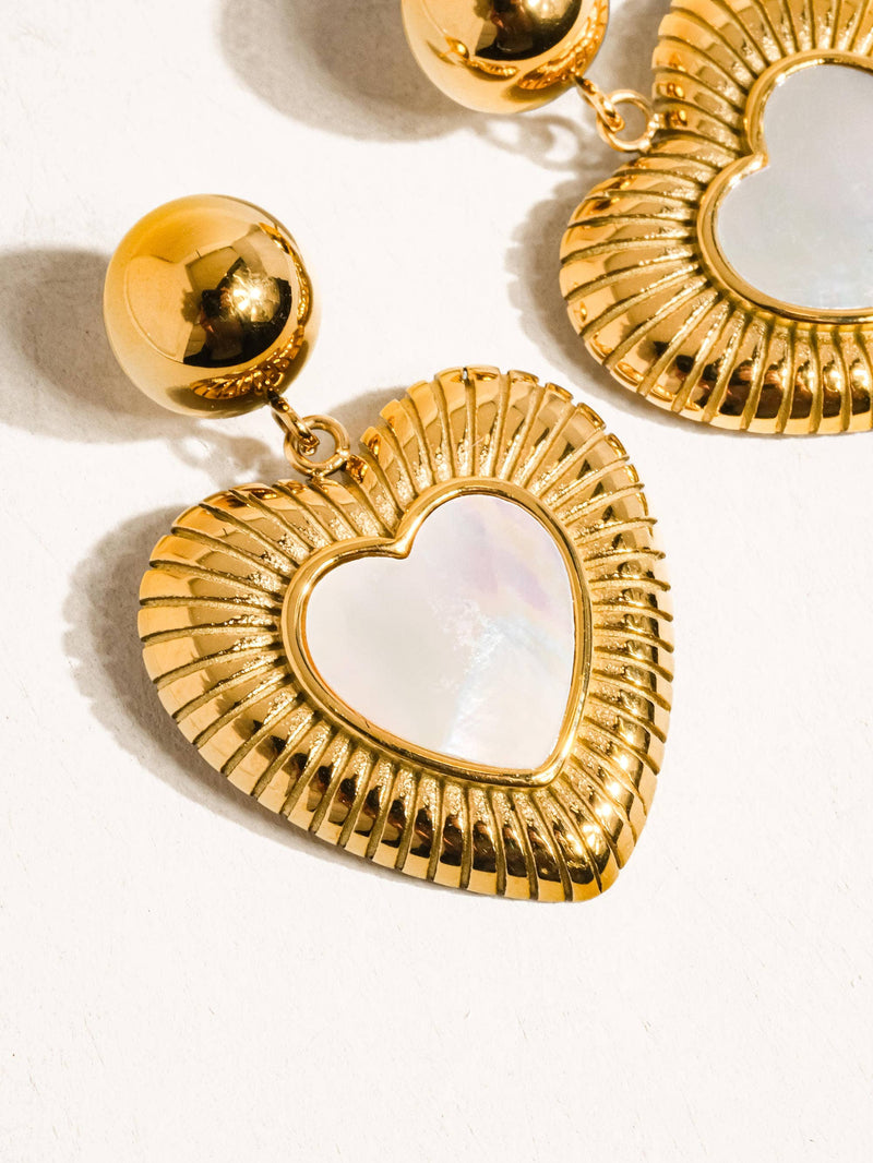 Annie 18K Gold Non-Tarnish Shell Heart Earring