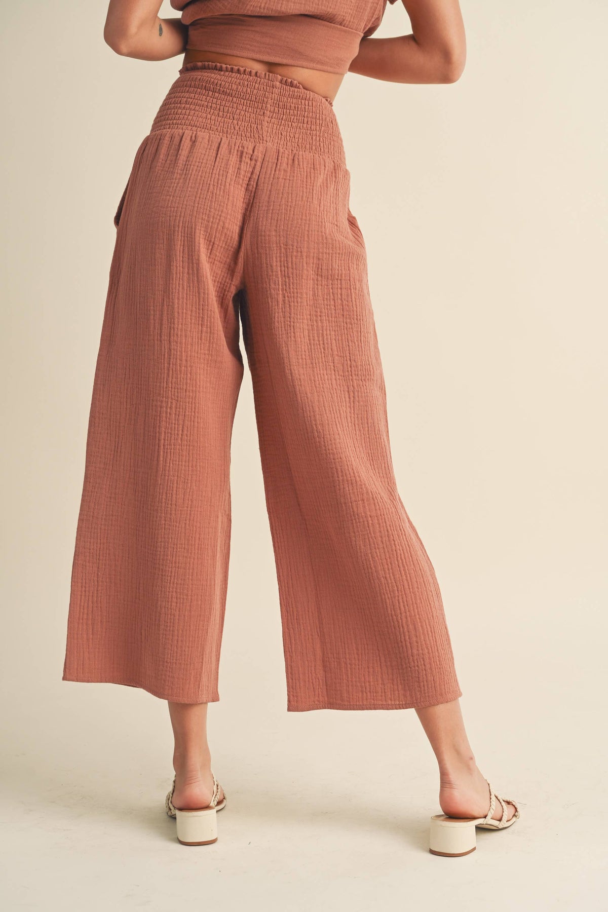 Women's Chestnut Double Gauze Cropped Pants - Back View