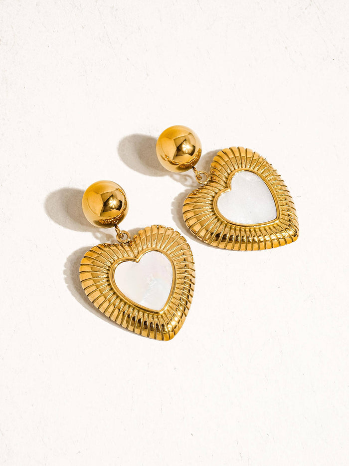 Annie 18K Gold Non-Tarnish Shell Heart Earring